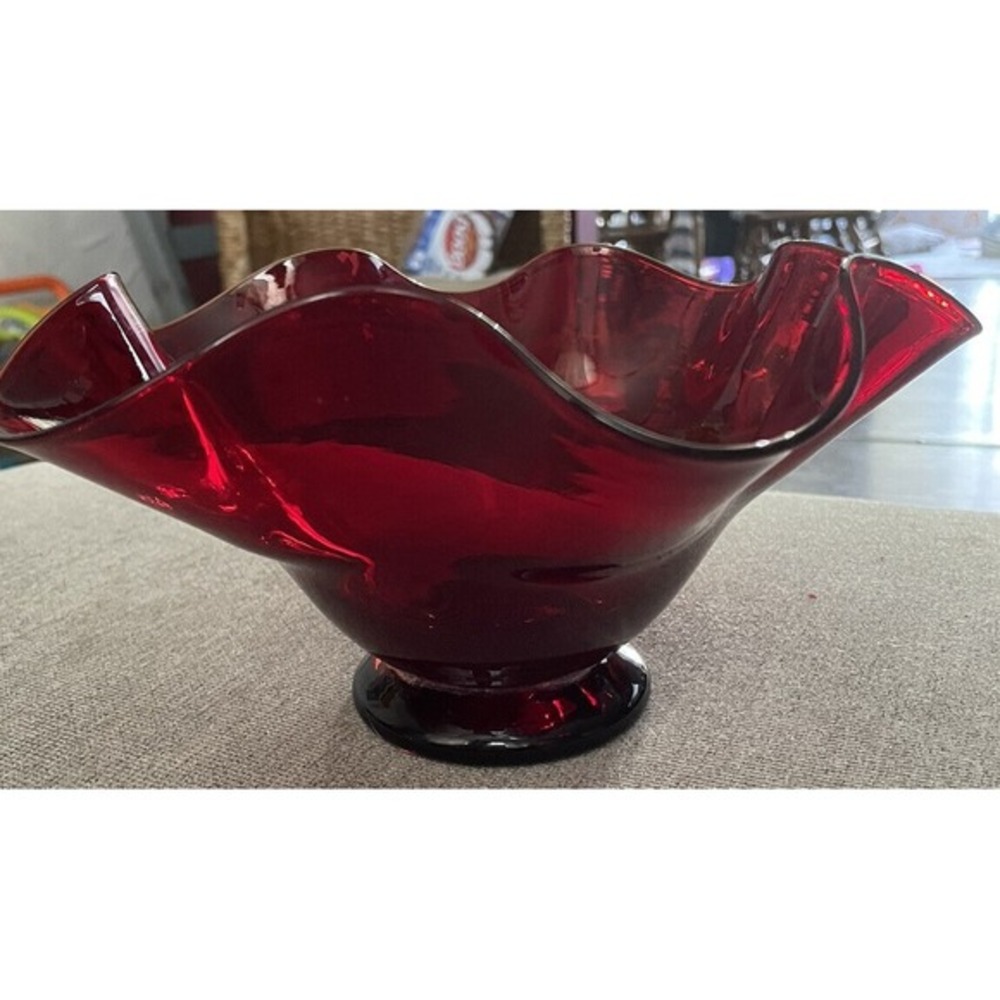 Hand Blown Art Glass Fruit Apple,Pepper,Pear, Tomato w/Wavy Edge Red Bowl - Picture 4 of 6